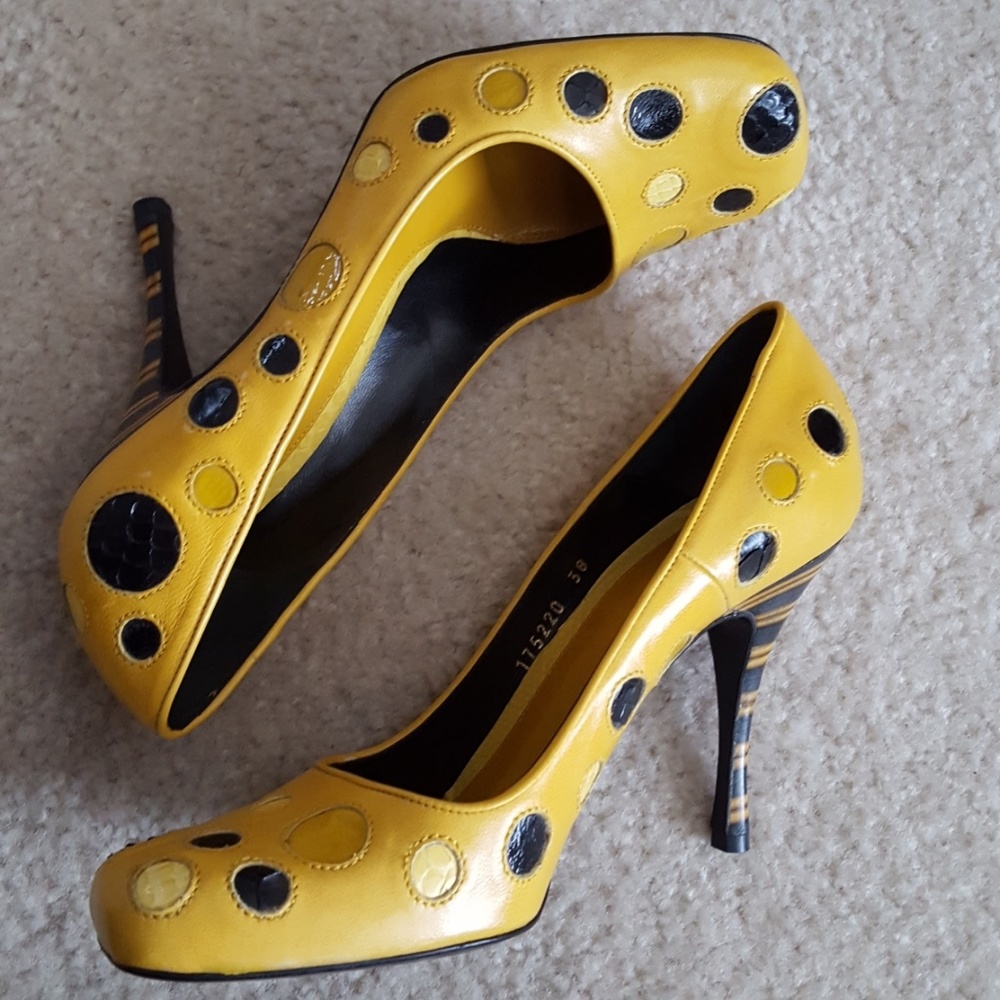 Alexander McQueen Yellow/Black Polka Dot Pump - Picture 2 of 10